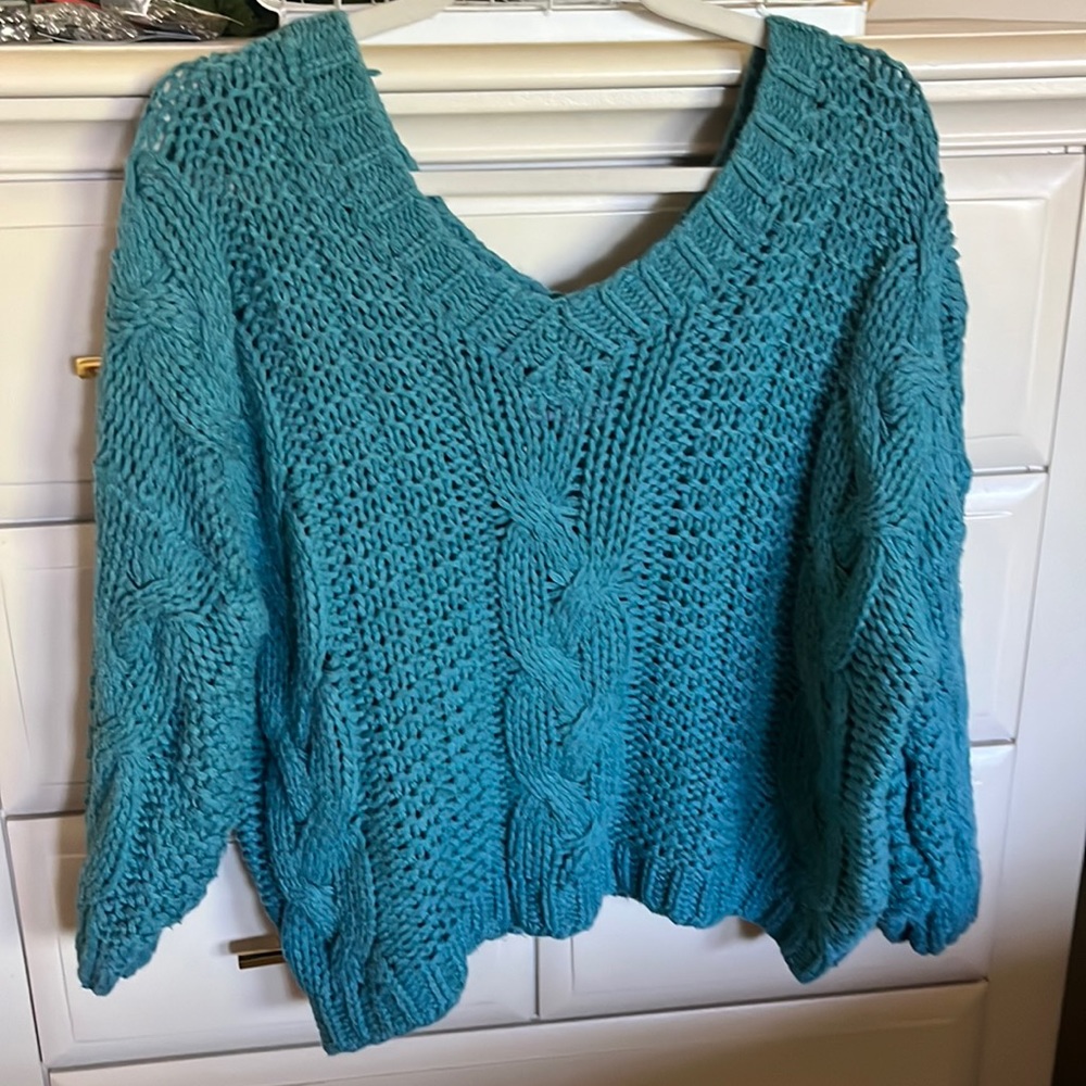 FavLux - V neck cropped sweater - font and back V